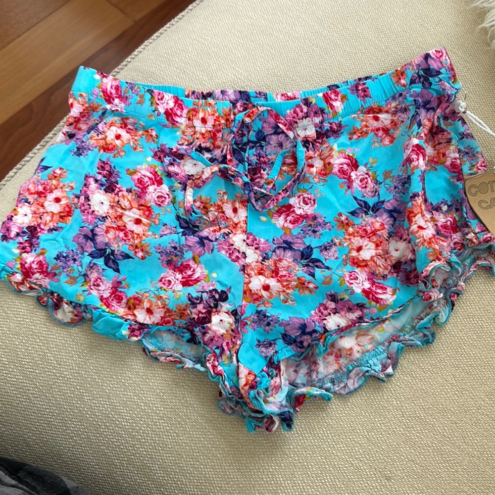 NWT Cotton candy floral print shorts